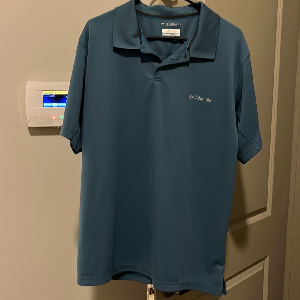 Columbia blue Omni-shade shirt